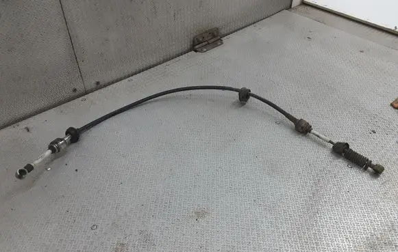 Gear shift cable linkage