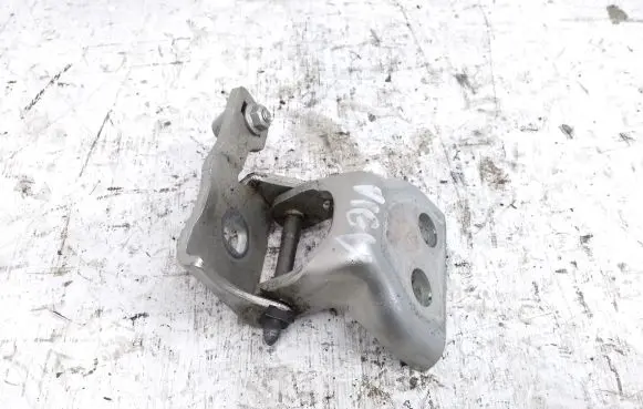 Peugeot 308 SW Rear door upper hinge