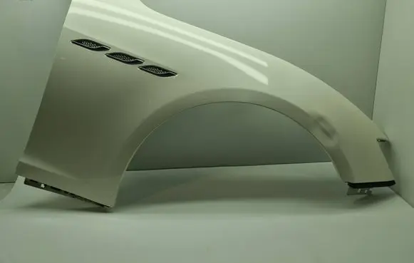 Maserati Ghibli Fender 