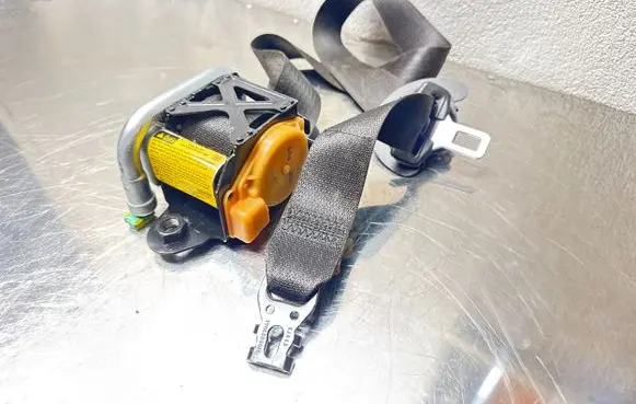 Opel Mokka Front seatbelt 0641374 1096123 GM95301327