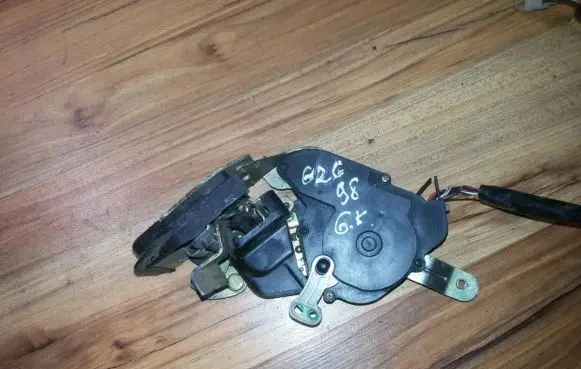 Mazda 626 Rear door lock
