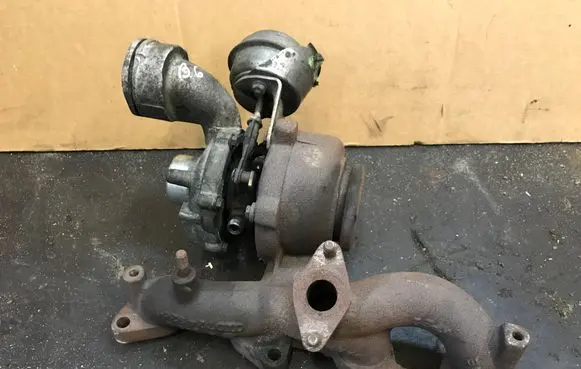 Volkswagen PASSAT B5 Turbo 03G253010J