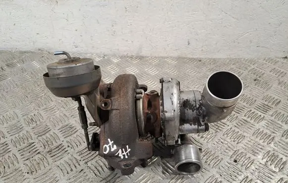 Toyota Avensis T250 Turbo 172010R020