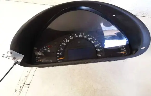 Mercedes-Benz C W203 Speedometer (instrument cluster) 87001411