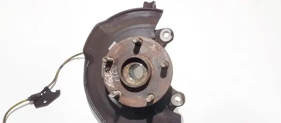 Toyota RAV 4 (XA30) Front brake disc dust cover plate 