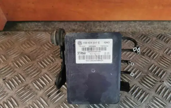 Volkswagen Up ABS Pump 1S0614517E