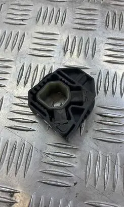 Audi A3 S3 8P Radiator mount bracket 1K0121367