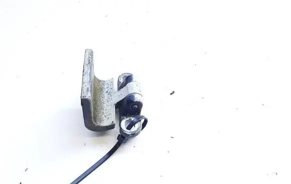 Volkswagen Golf II Tailgate/trunk/boot hinge 867827301