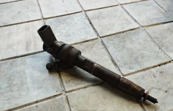 BMW X1 E84 Fuel injector 0445110601 779844606
