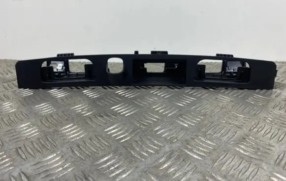 Trunk door license plate light bar