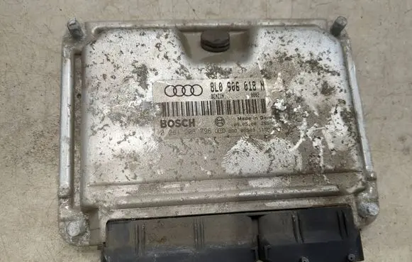 Audi A3 S3 8L Engine control unit/module 0261206796 8L0906018n 26SA6704