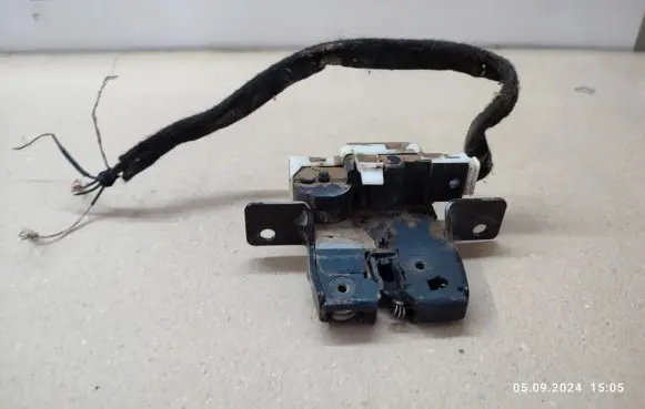 Renault Megane II Tailgate/trunk/boot lock/catch/latch