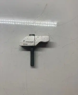 Opel Insignia A Fuel Injector clamp holder 55564625 B148