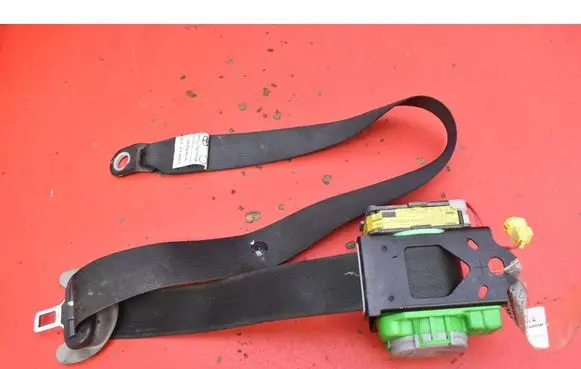 Toyota Auris 150 Front seatbelt 7322002120