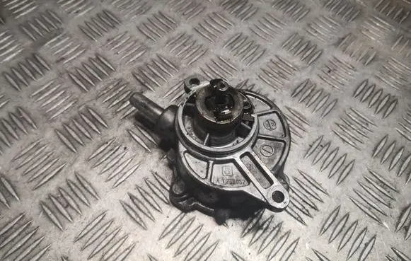 Mercedes-Benz E W211 Vacuum pump 6462300465 A6462300465