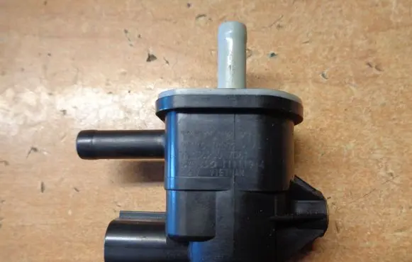 Toyota Yaris Turbo solenoid valve 90910TC002