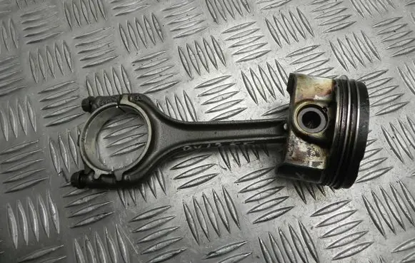 Volkswagen Golf VII Piston with connecting rod 150925 BV1255