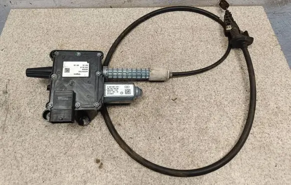 Citroen DS5 Hand brake/parking brake motor 0204007479 9674619580 A65238110