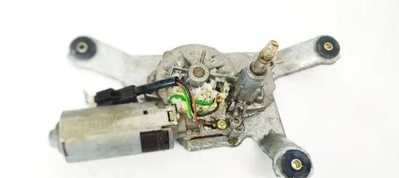 Mitsubishi Carisma Rear window wiper motor 0390201528