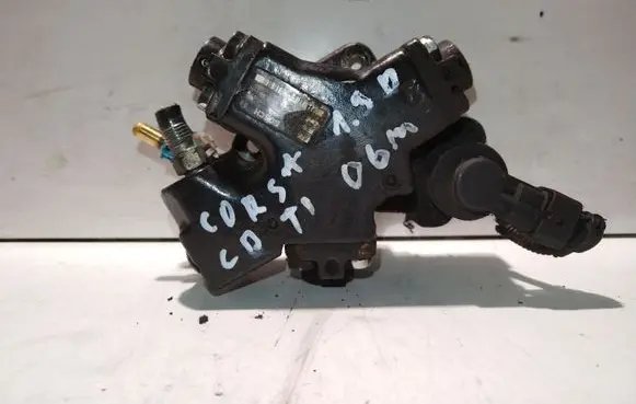 Opel Corsa C Fuel injection high pressure pump 0445010157