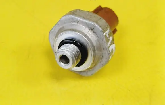 Mazda 6 Air conditioning (A/C) pressure sensor 