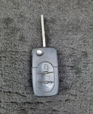 Audi A6 S6 C5 4B Ignition key/card 4D0837231A