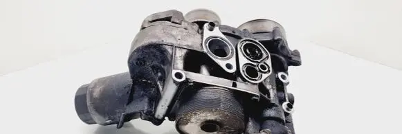 Honda FR-V Oil filter mounting bracket