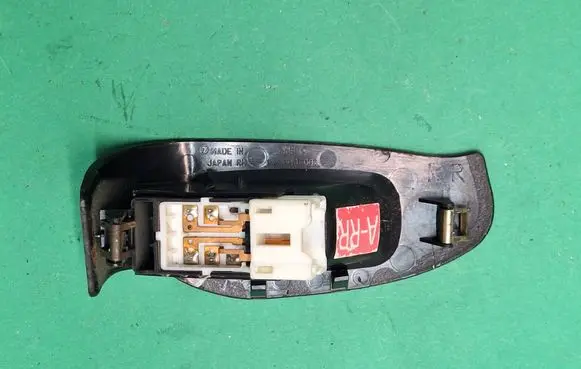 Subaru Legacy Electric window control switch 94266