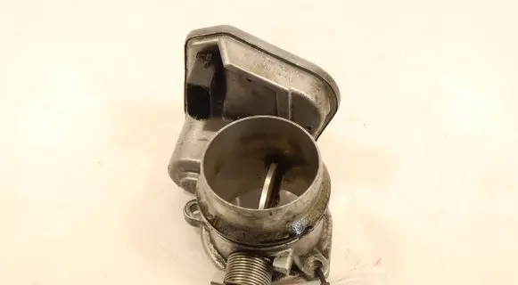 BMW 3 E90 E91 Throttle body valve 7804384