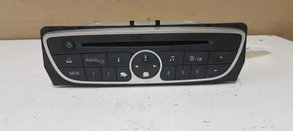 Renault Megane III Radio/CD/DVD/GPS head unit 281150030R