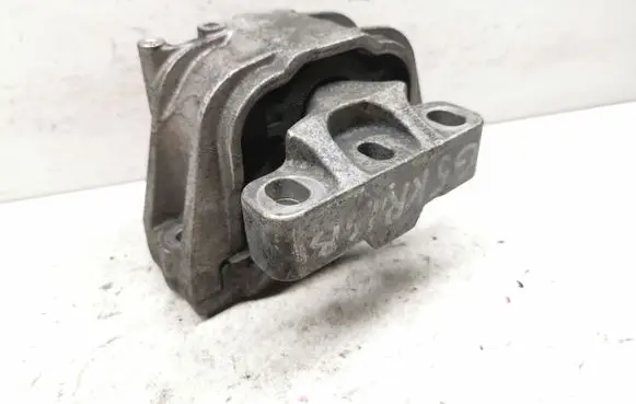 Volkswagen Golf V Engine mount bracket 1K0199262AJ