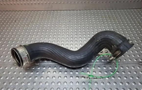 Audi A4 S4 B7 8E 8H Intercooler hose/pipe S26371894 8E0145737E