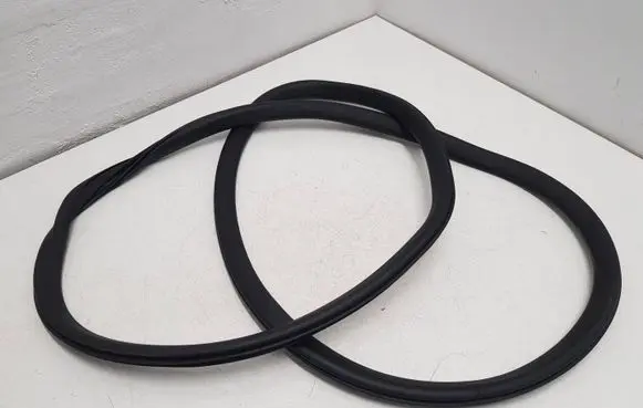 Opel Crossland X Rear door rubber seal (on body) 39109213