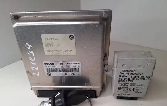BMW 5 E39 Engine control unit/module 7789376