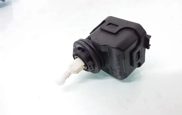 Volkswagen Golf IV Headlight level adjustment motor 1J0941295C