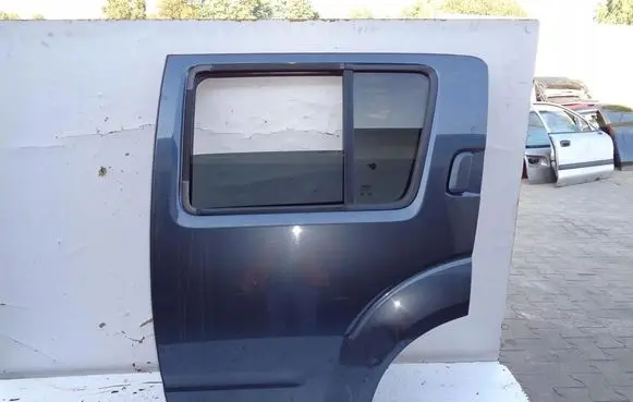 Nissan Pathfinder R51 Rear door 