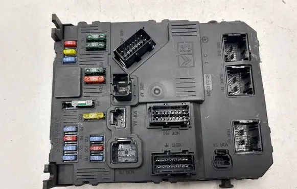 Citroen Xsara Picasso Fuse module 9657999780 BSIE0200