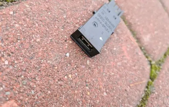 USB socket connector