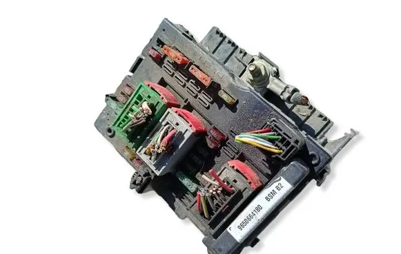 Peugeot 307 Fuse module 9650664180