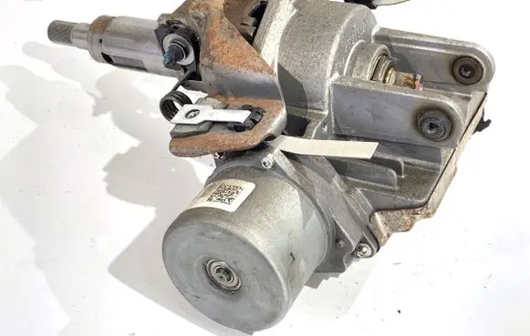 Opel Corsa D Power steering pump 55701302