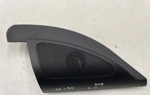 Front door high frequency speaker