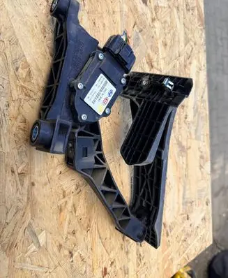 Hyundai i40 Accelerator throttle pedal 327272T900 327263Z900