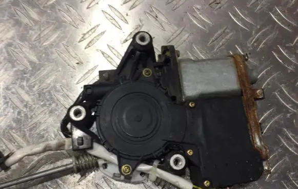Mitsubishi Galant Rear door window regulator motor 0620200064 mr215442