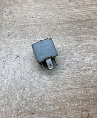 Volkswagen Jetta I Other relay 321919505