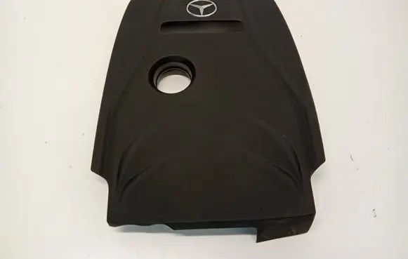 Mercedes-Benz C W205 Engine cover (trim)