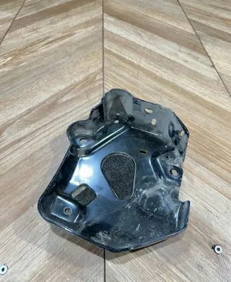 Nissan Navara D23 Fuel pump bracket 166347195R K022