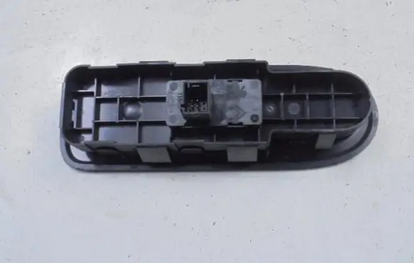 Peugeot 308 Electric window control switch 96565184XT