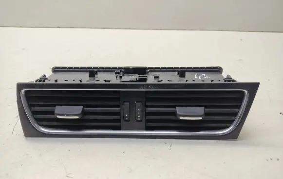 Audi A5 8T 8F Dash center air vent grill 8T2820951 8T2820951B