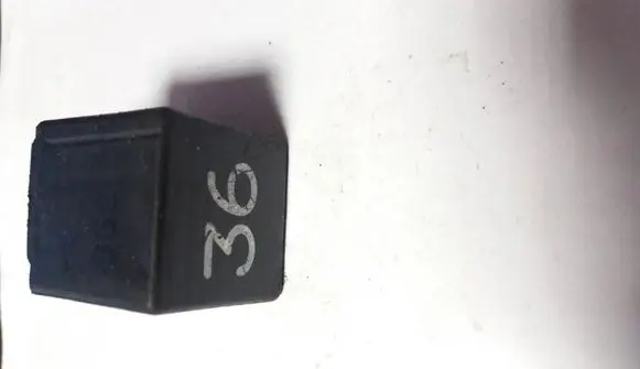 Volkswagen PASSAT B5 Other relay 3A0951307
