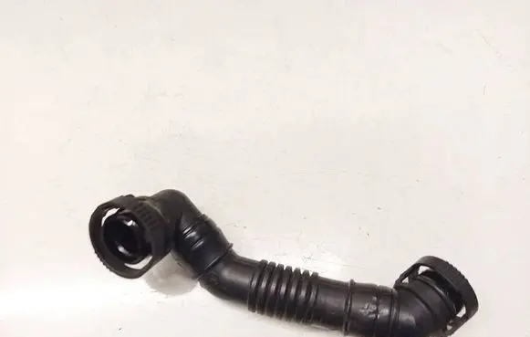 Volkswagen PASSAT B6 Breather hose/pipe 03G103493D VCD446232